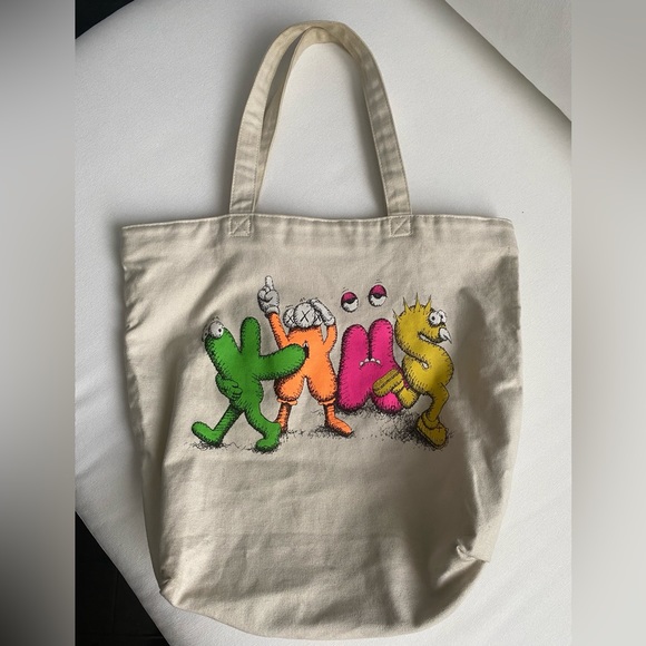 (2016) KAWS X UNIQLO Tote Bag - Picture 1 of 4